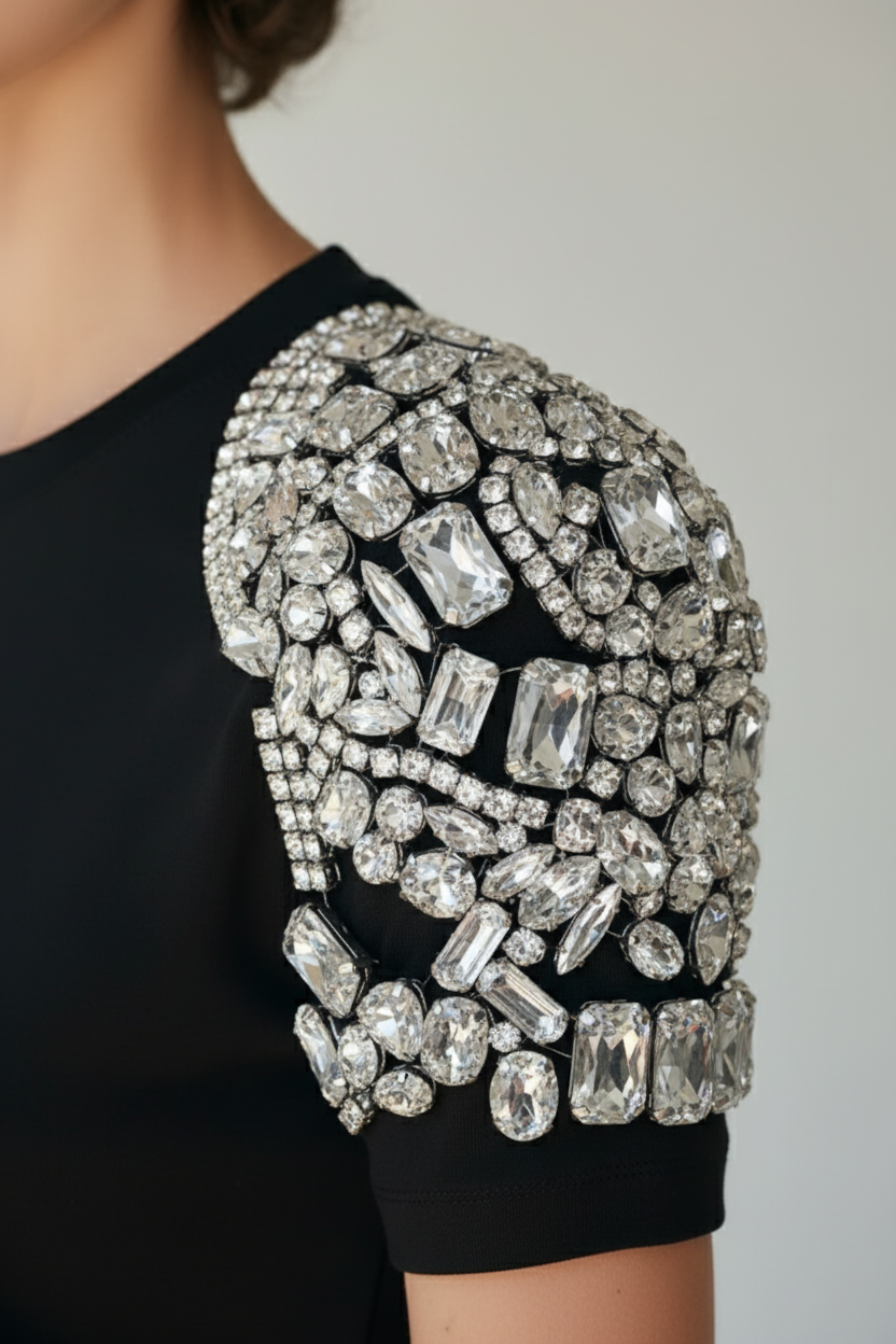 CHAIN-DETAIL T-SHIRT