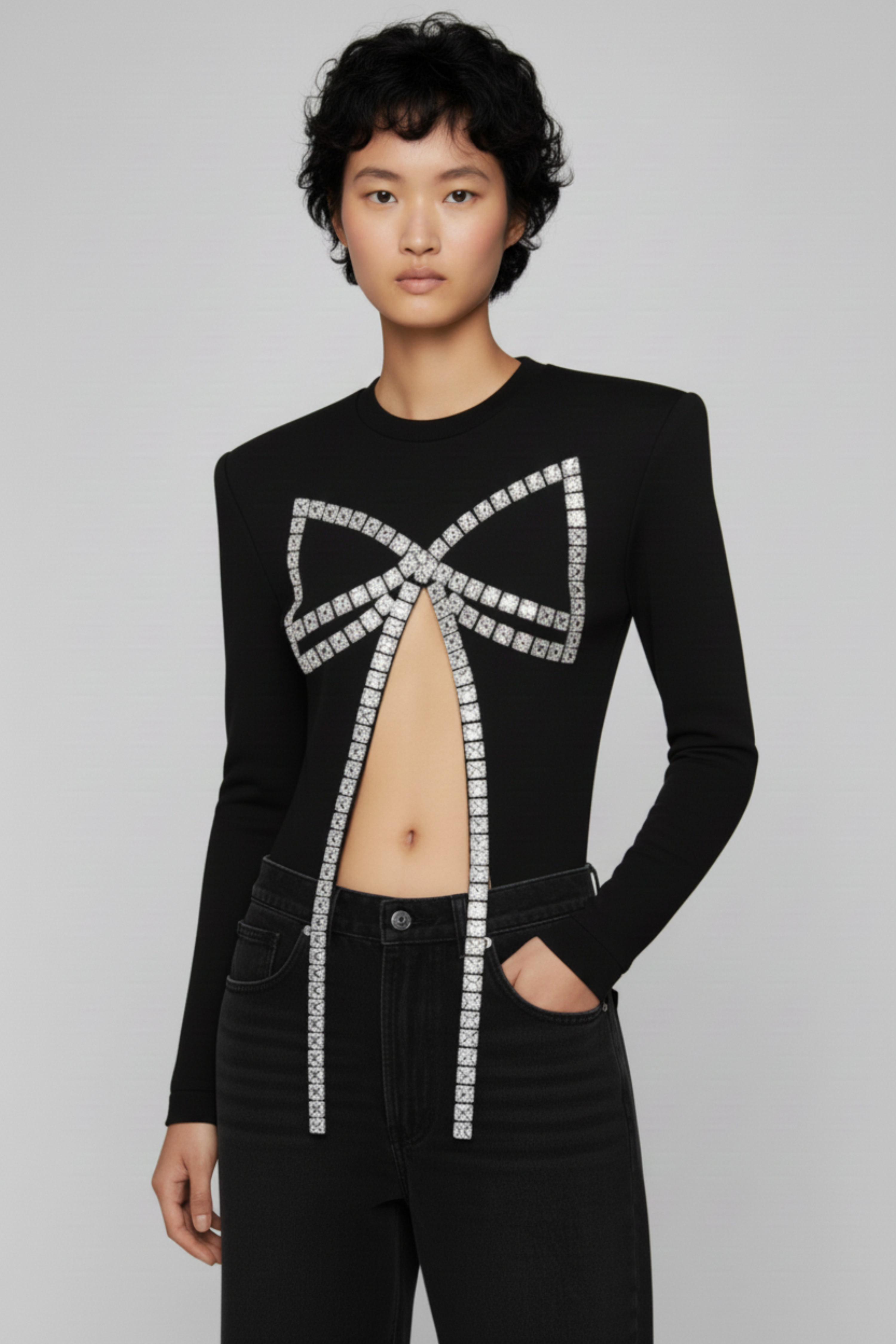 BOW CUT-OUT TOP