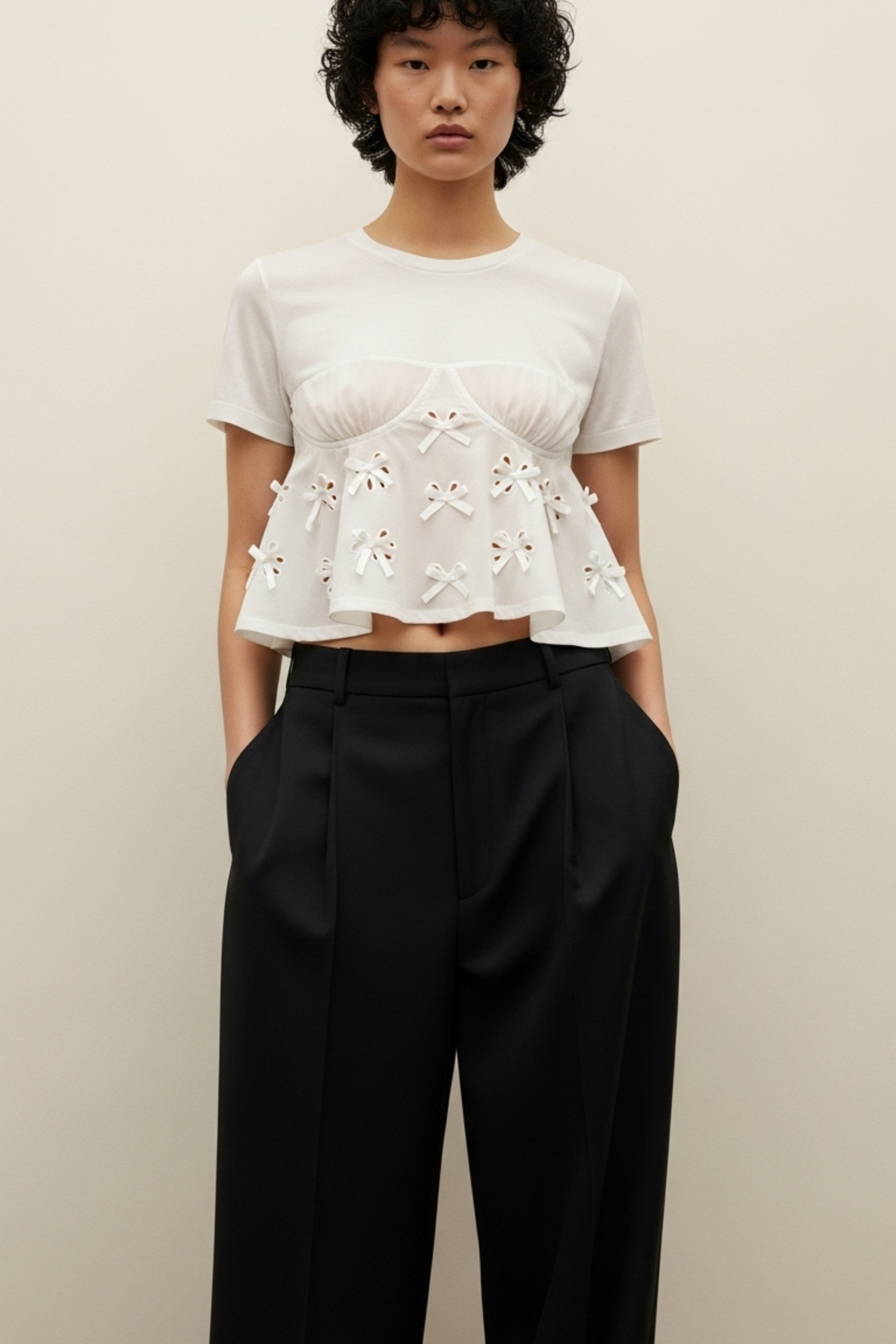 BOW APPLIQUÉ TOP