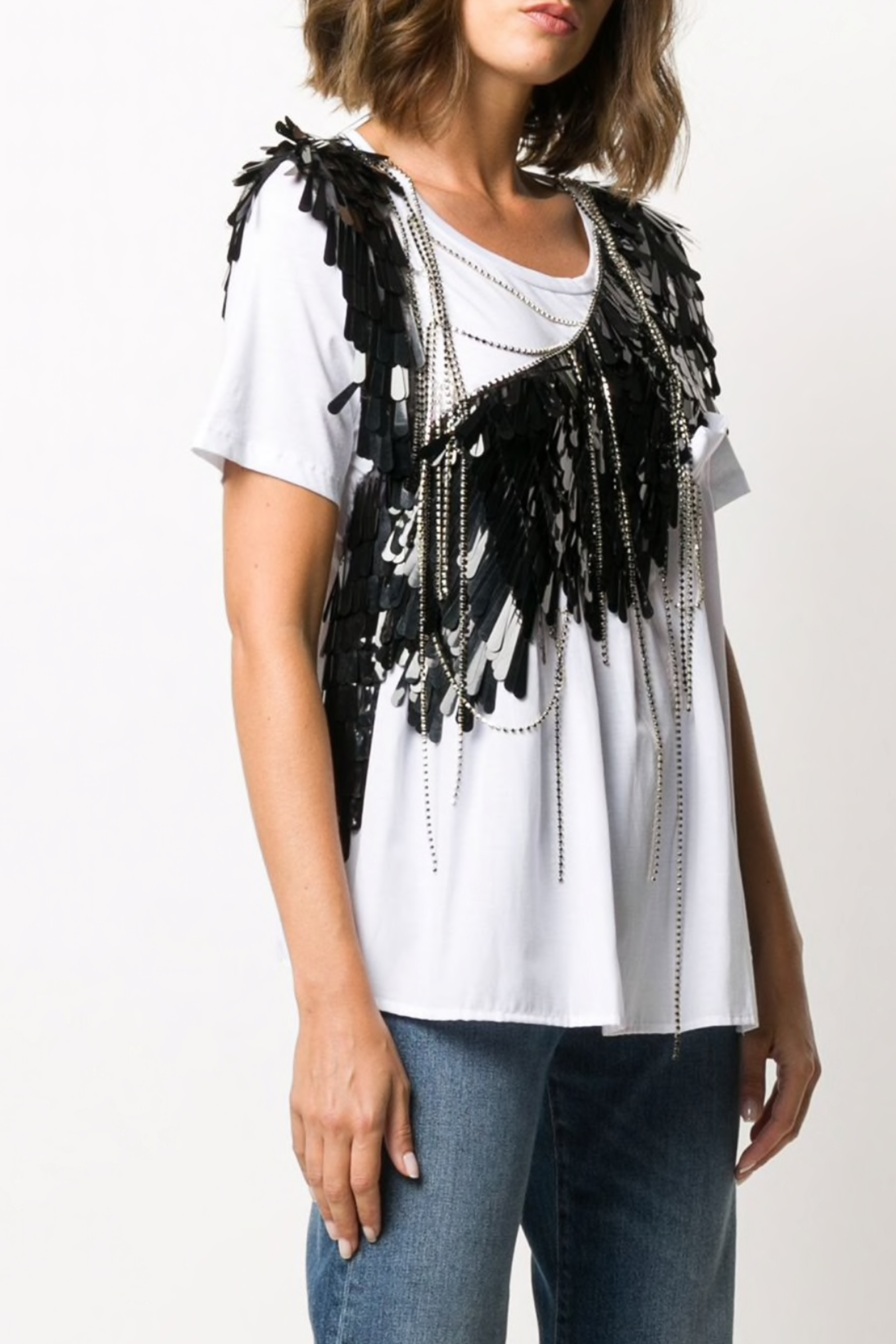EMBELLISHED TEE WITH CHAINS