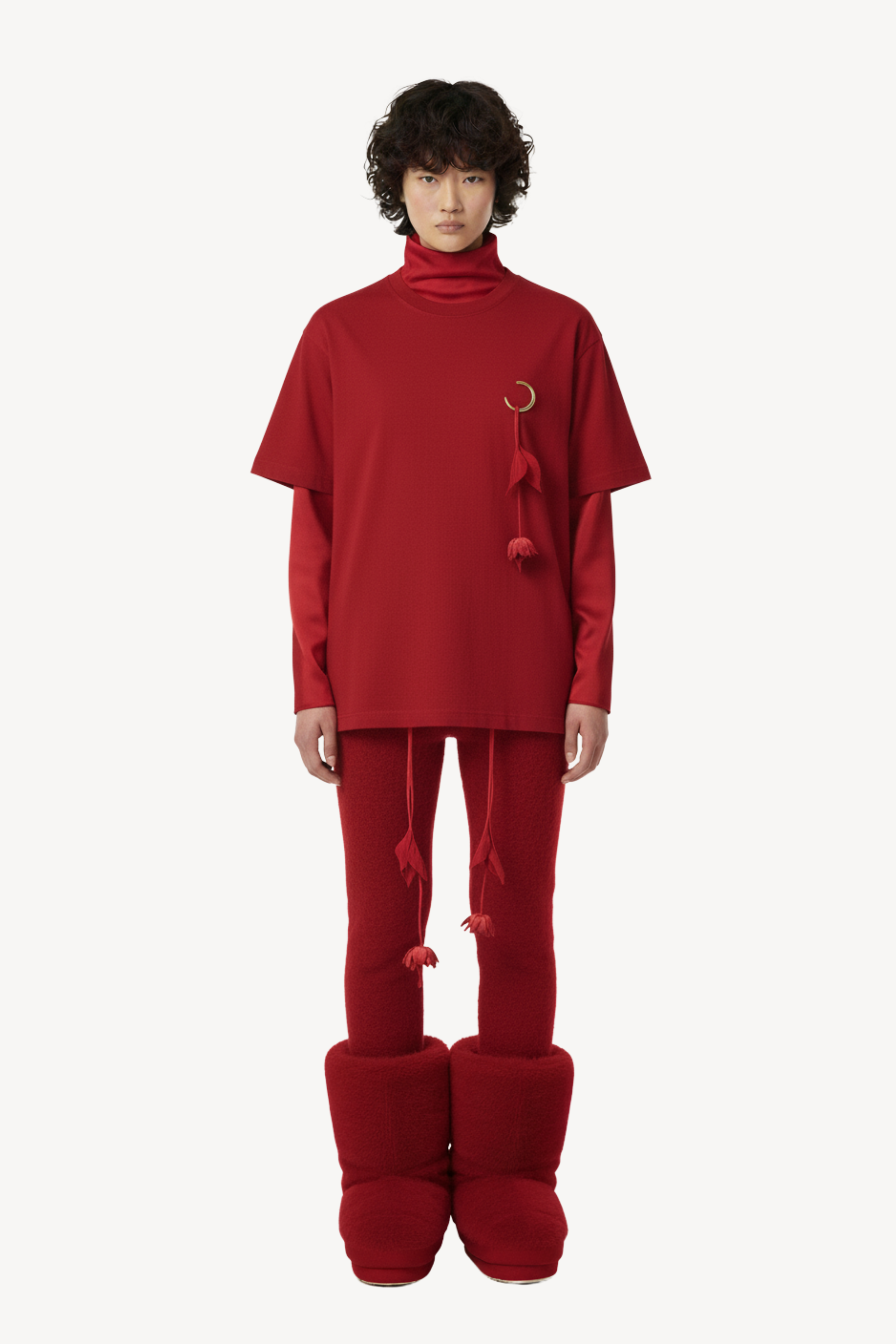 JERSEY T-SHIRT WITH FLORAL PENDANT IN RED